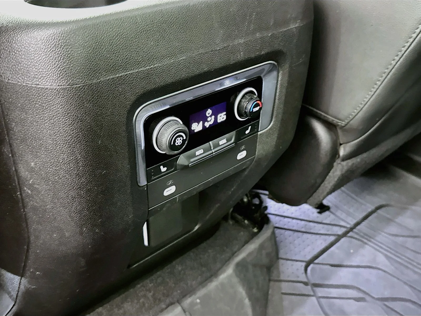 Used 2021 Summit White Chevrolet Z71 image 28