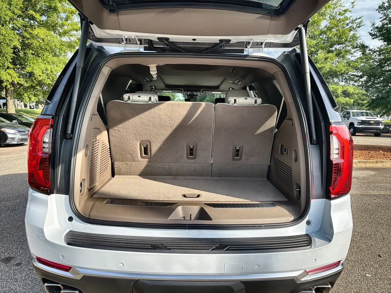 New 2026 Glacier White Tricoat GMC Denali image 21