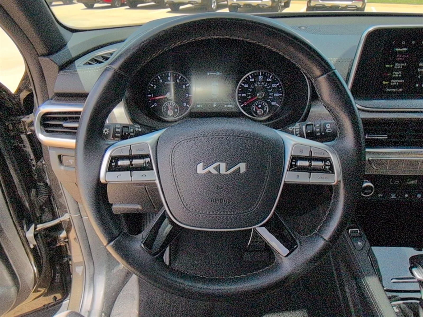 Used 2022 Dark Moss Kia SX image 33
