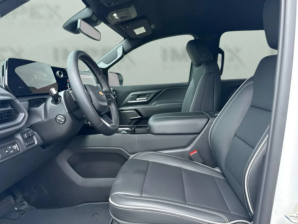 Used 2026 Summit White Chevrolet LT - Extended Range image 10