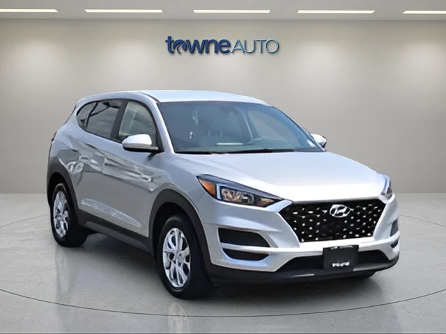 Used 2020 Silver Hyundai SE image 9