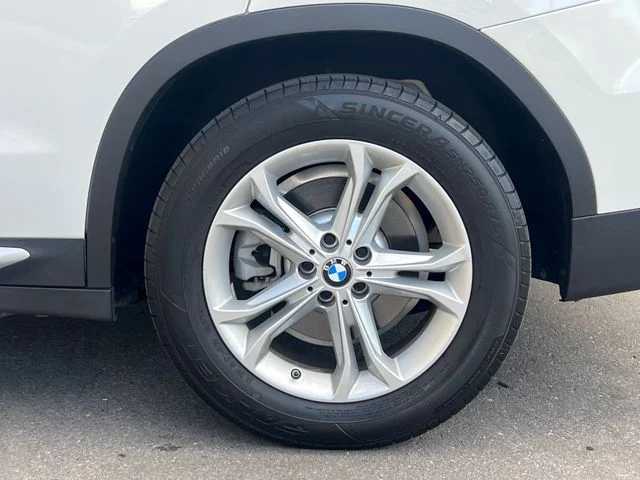 Used 2019 Alpine White BMW sDrive30i image 12