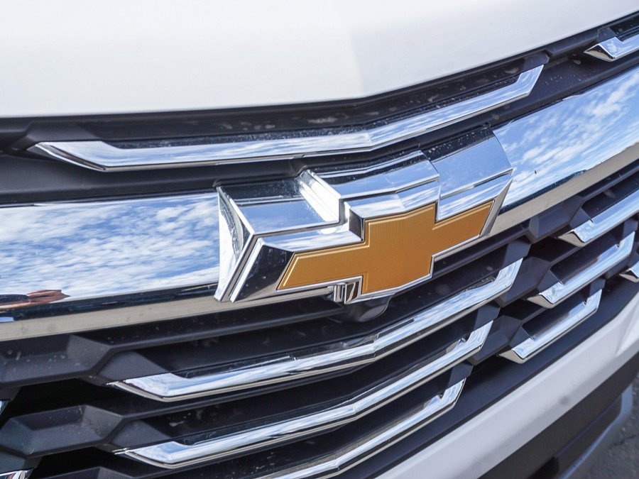 Used 2026 Summit White Chevrolet LT image 11