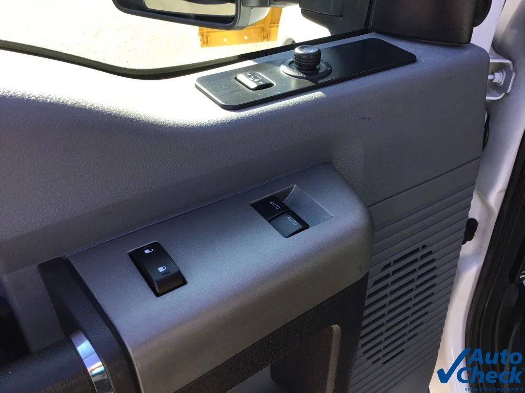 2016 Ford F-350 Super Duty XLT - Photo 25