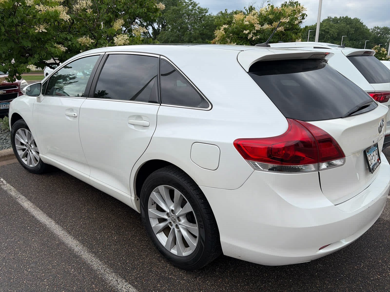 Used 2013 Blizzard Pearl Toyota LE image 4