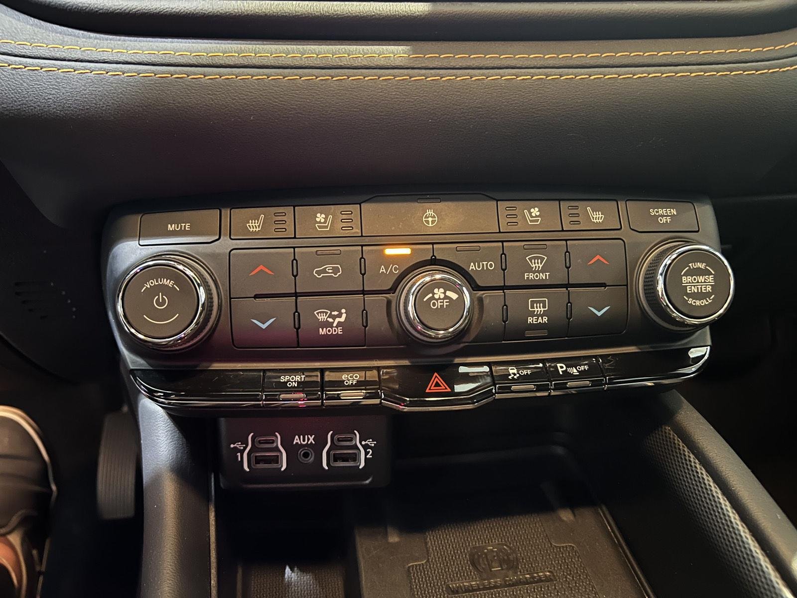 Used 2023 DB Black Clearcoat Dodge R/T image 23