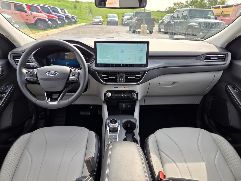 Used 2025 White Ford Base image 18