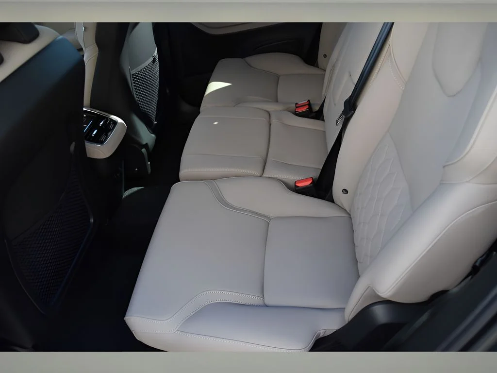 2026 Volvo XC90 Plus - Photo 15