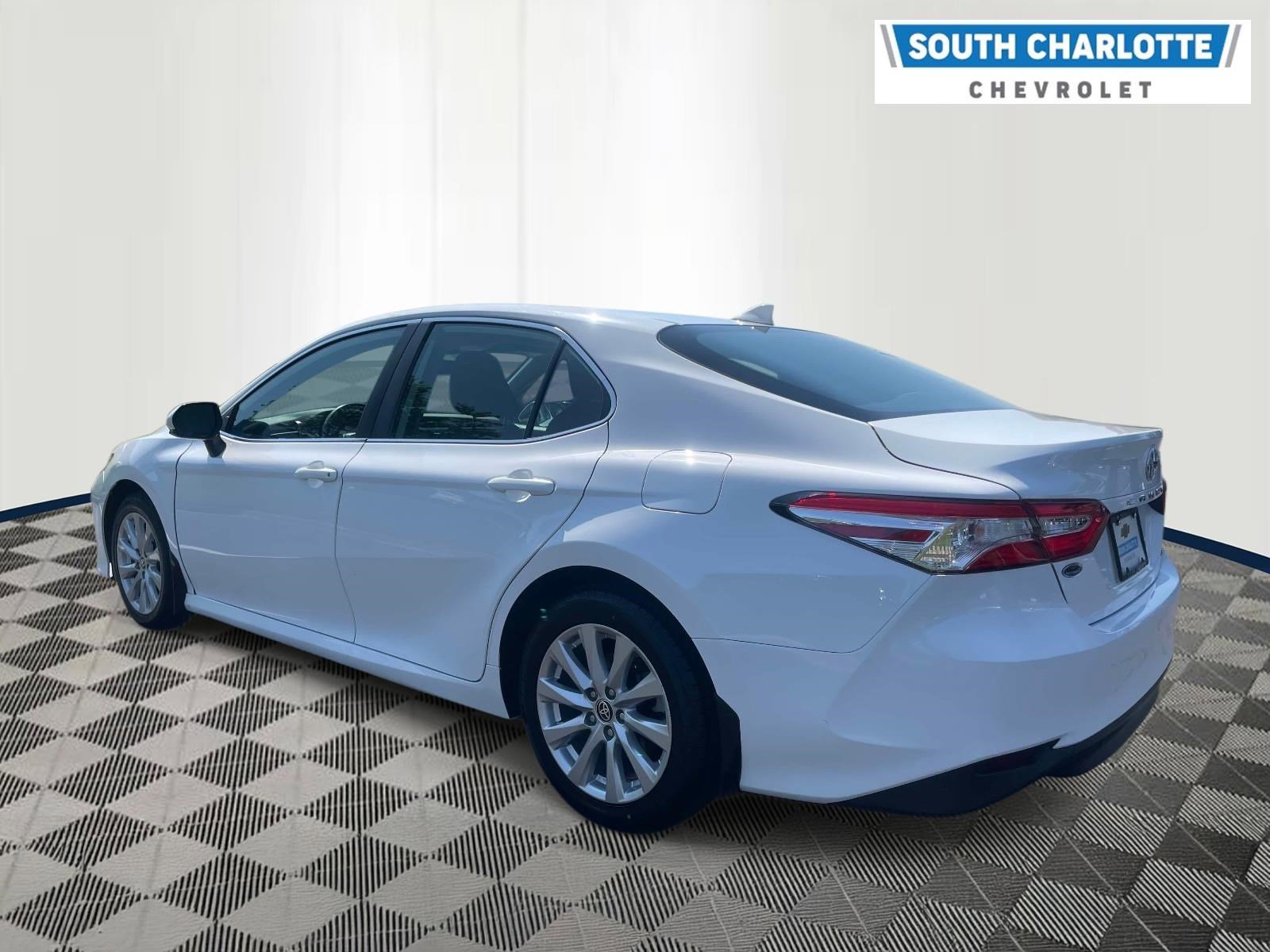 Used 2020 White Toyota LE image 6