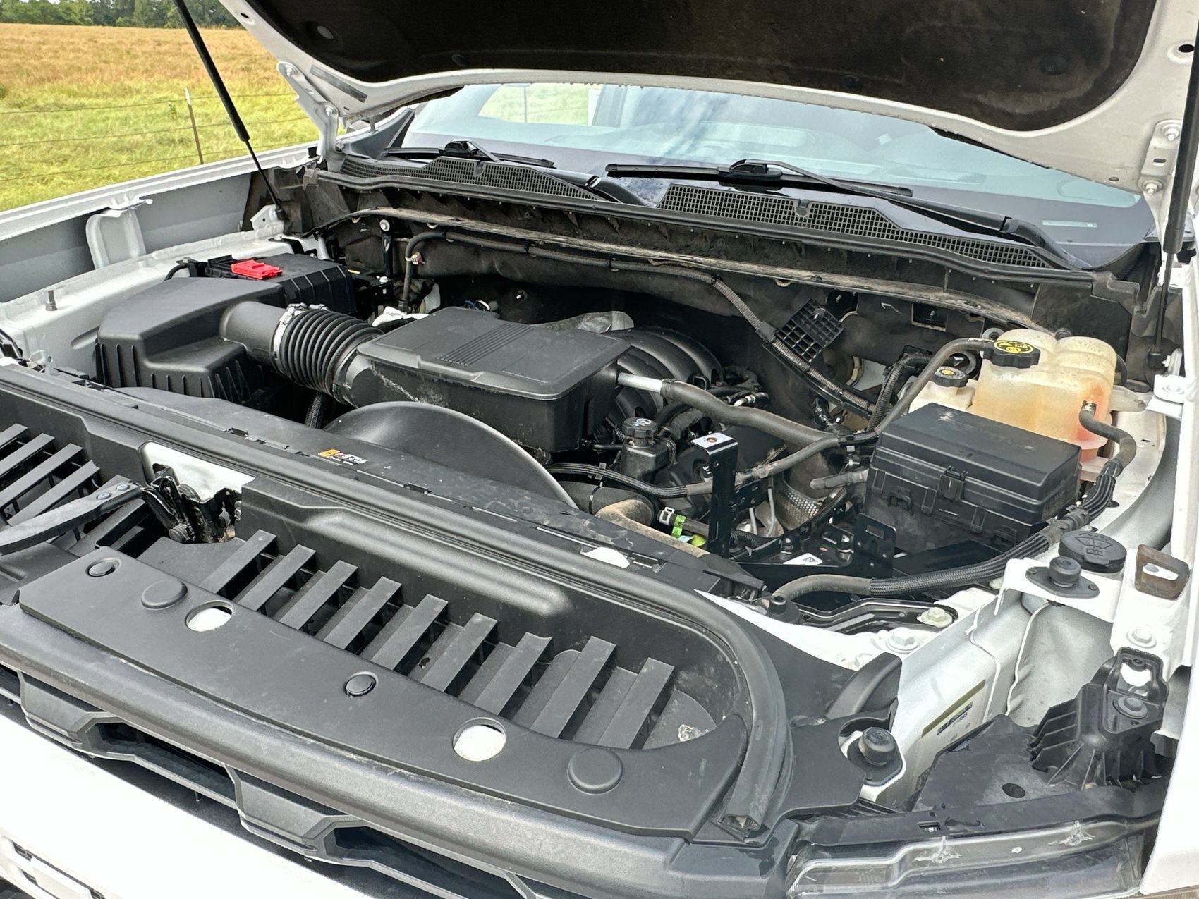 Used 2023 Summit White Chevrolet Custom image 24