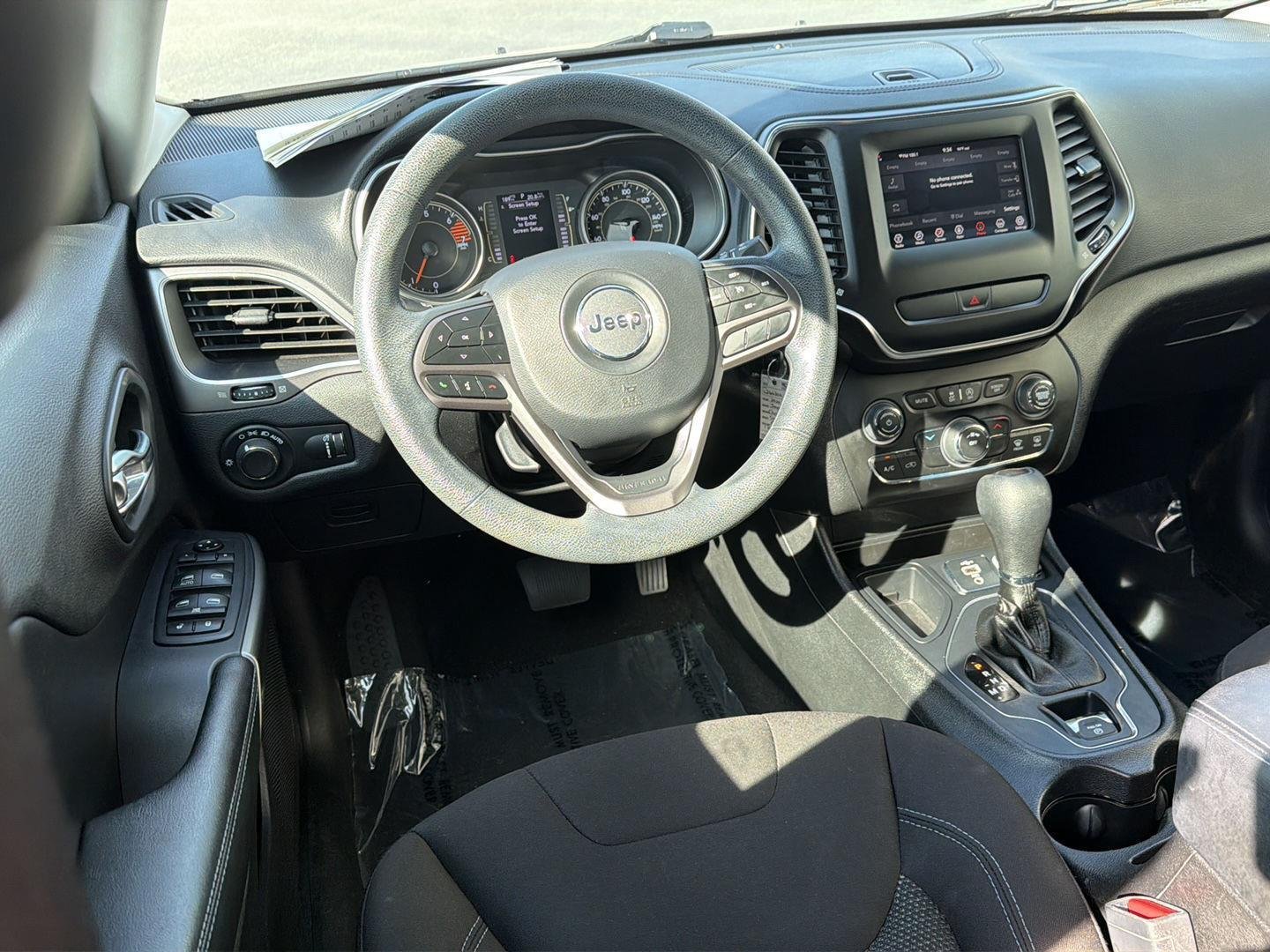 Used 2020 Billet Silver Metallic Clearcoat Jeep Latitude image 18
