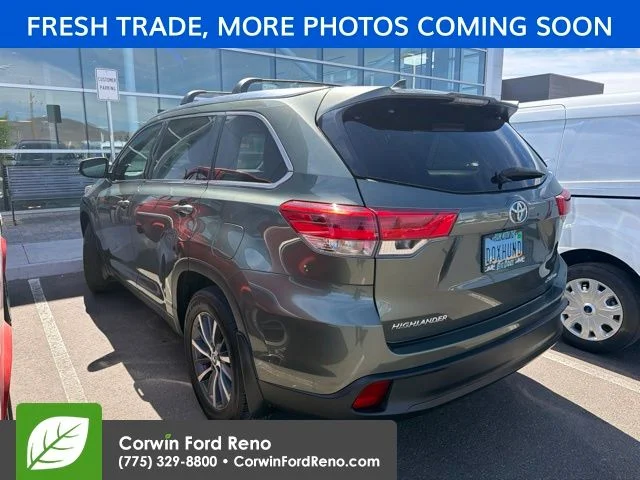 Used 2017 Jade Metallic Toyota XLE image 5