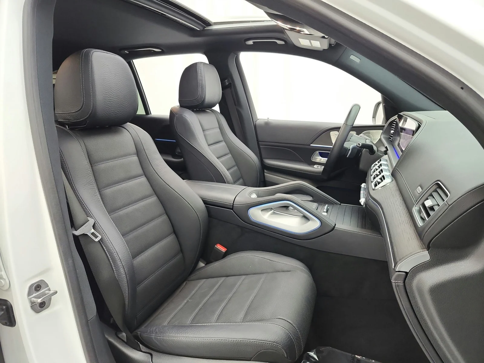 Used 2024 Polar White Mercedes-Benz GLE 450 4MATIC® SUV image 20
