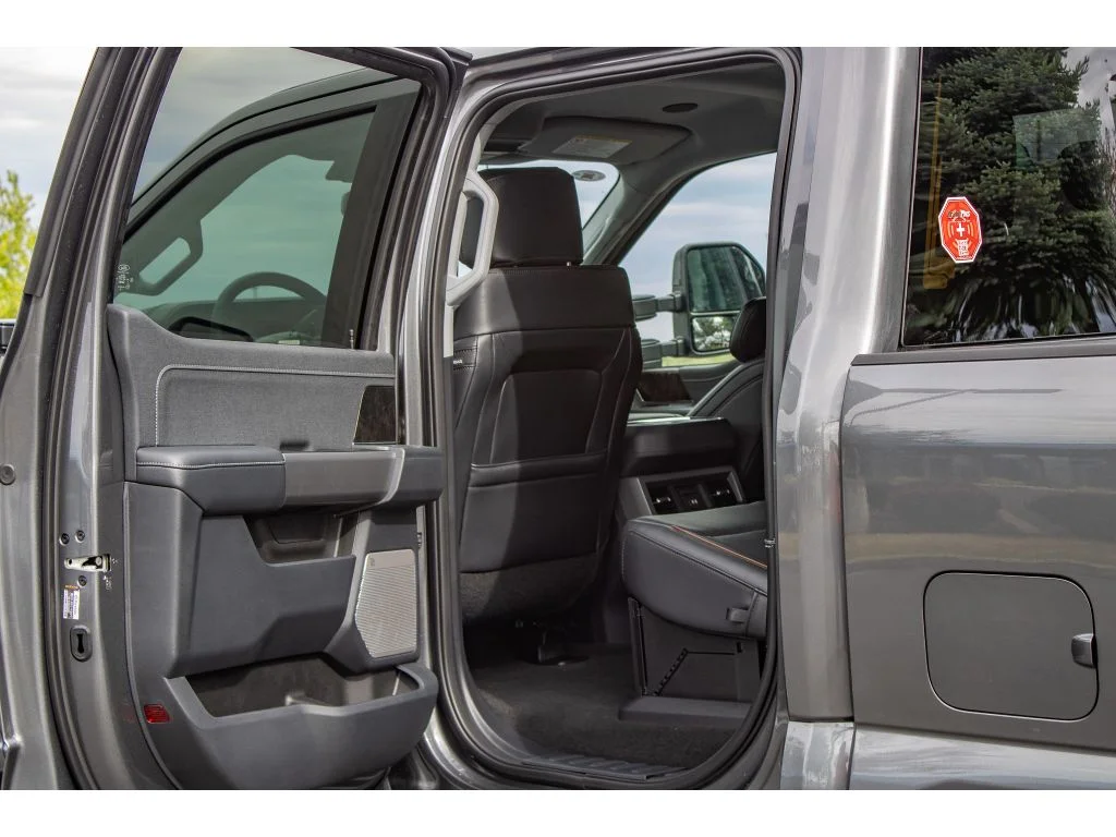 New 2026 Carbonized Gray Metallic Ford F-350® Lariat® image 17