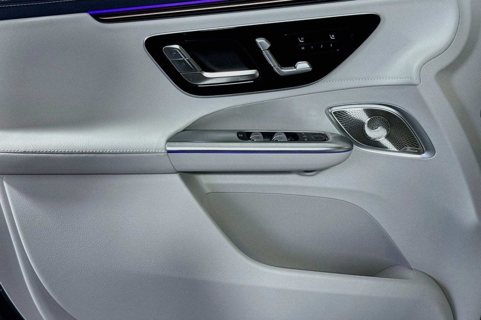 New 2027 Twilight Blue Metallic Mercedes-Benz EQE 320 image 16