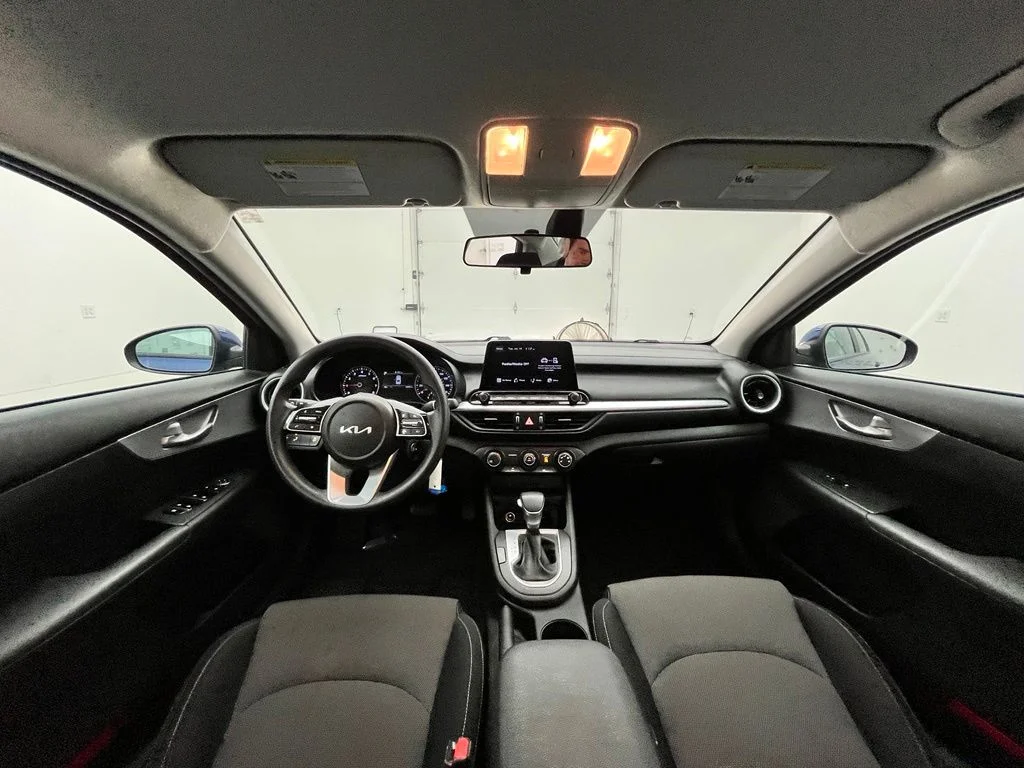 Used 2023 Blue Kia LXS image 4