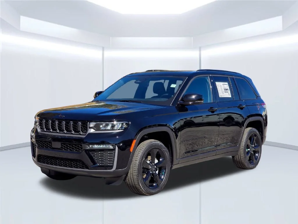 New 2027 Black Jeep Limited image 2