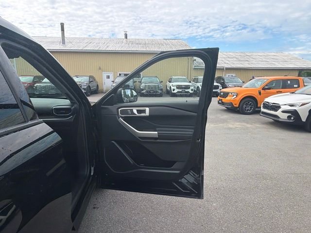 Used 2023 Black Ford XLT image 25