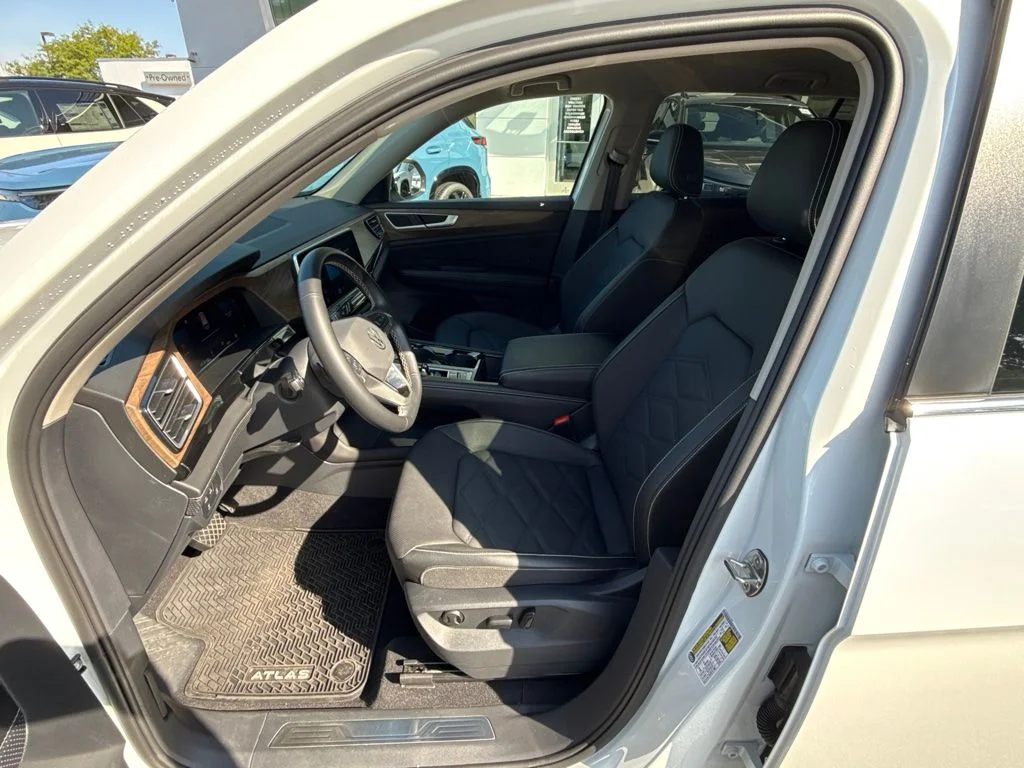 Used 2026 Opal White Volkswagen 2.0T SE w/Technology image 11