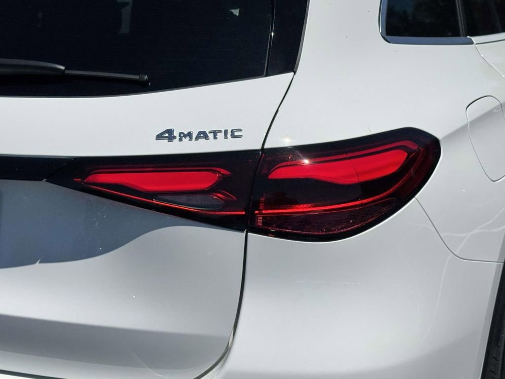 New 2026 Polar White Mercedes-Benz GLC 300 image 14