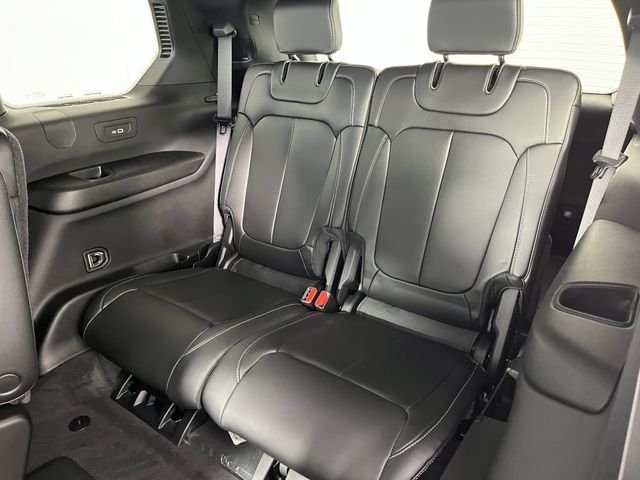 New 2026 Bright White Clear-Coat Exterior Paint Jeep Limited image 8