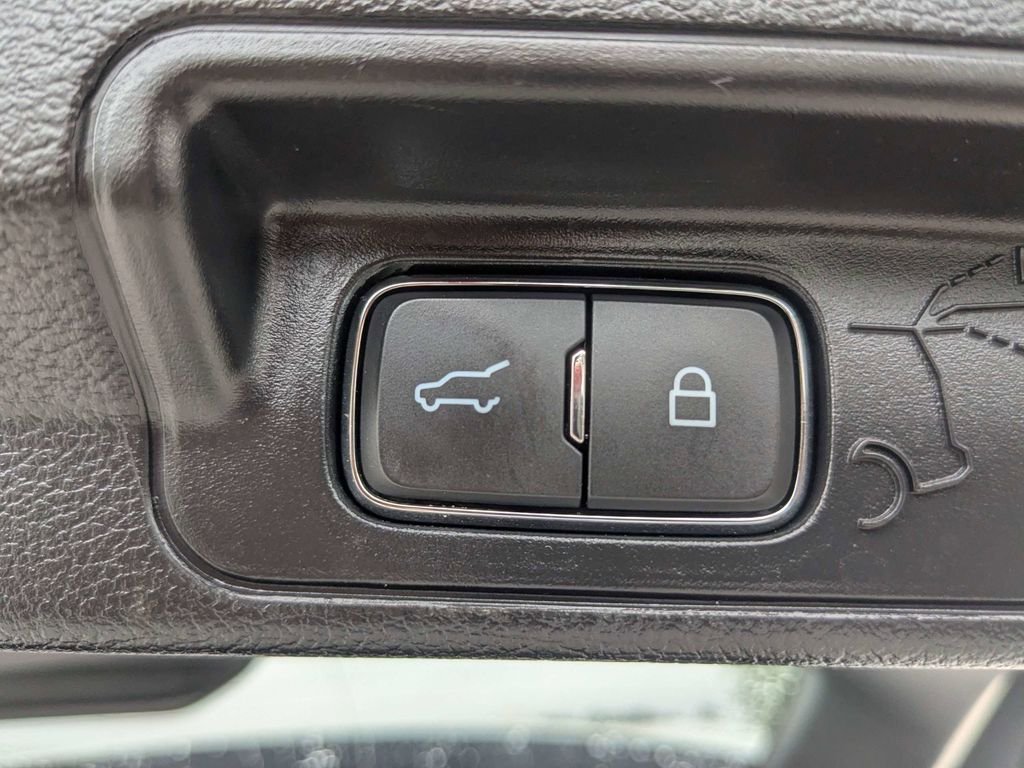 2022 Ford Explorer Platinum - Photo 14