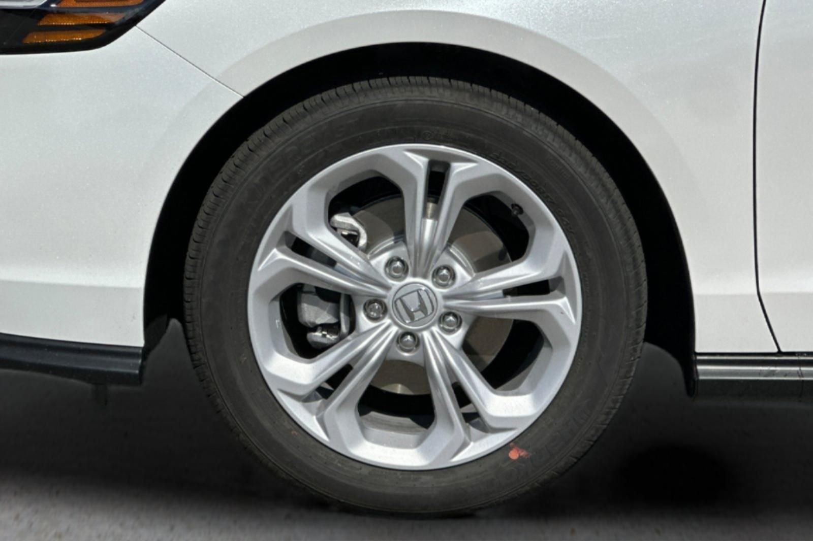 New 2026 Platinum White Pearl Honda LX image 31