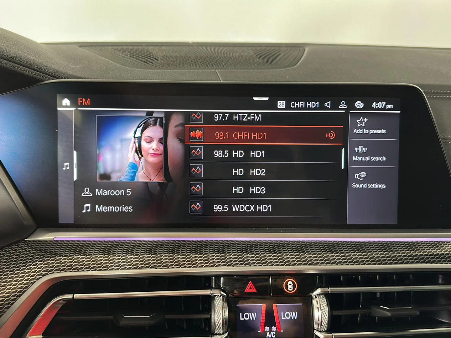 Used 2022 Black Sapphire Metallic BMW M50i image 17