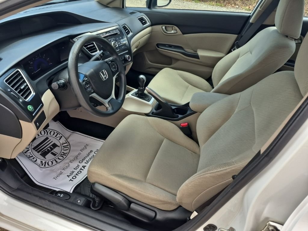 Used 2013 White Orchid Pearl Honda LX image 11