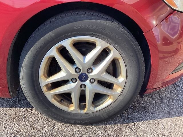 Used 2014 Red Ford SE image 8