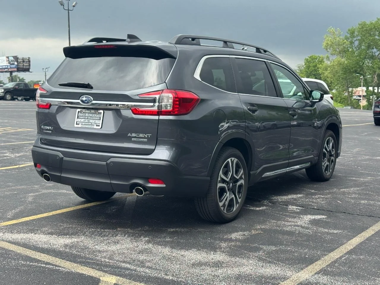Used 2025 Magnetite Gray Metallic Subaru Limited 7-Passenger image 4