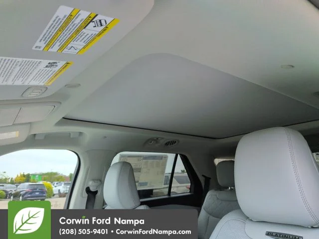New 2026 Star White Metallic Tri-Coat Ford Platinum image 23