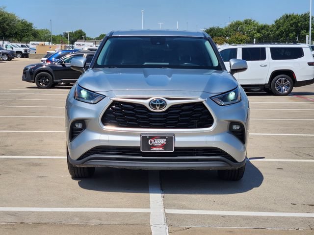 Used 2021 Black Toyota L image 10