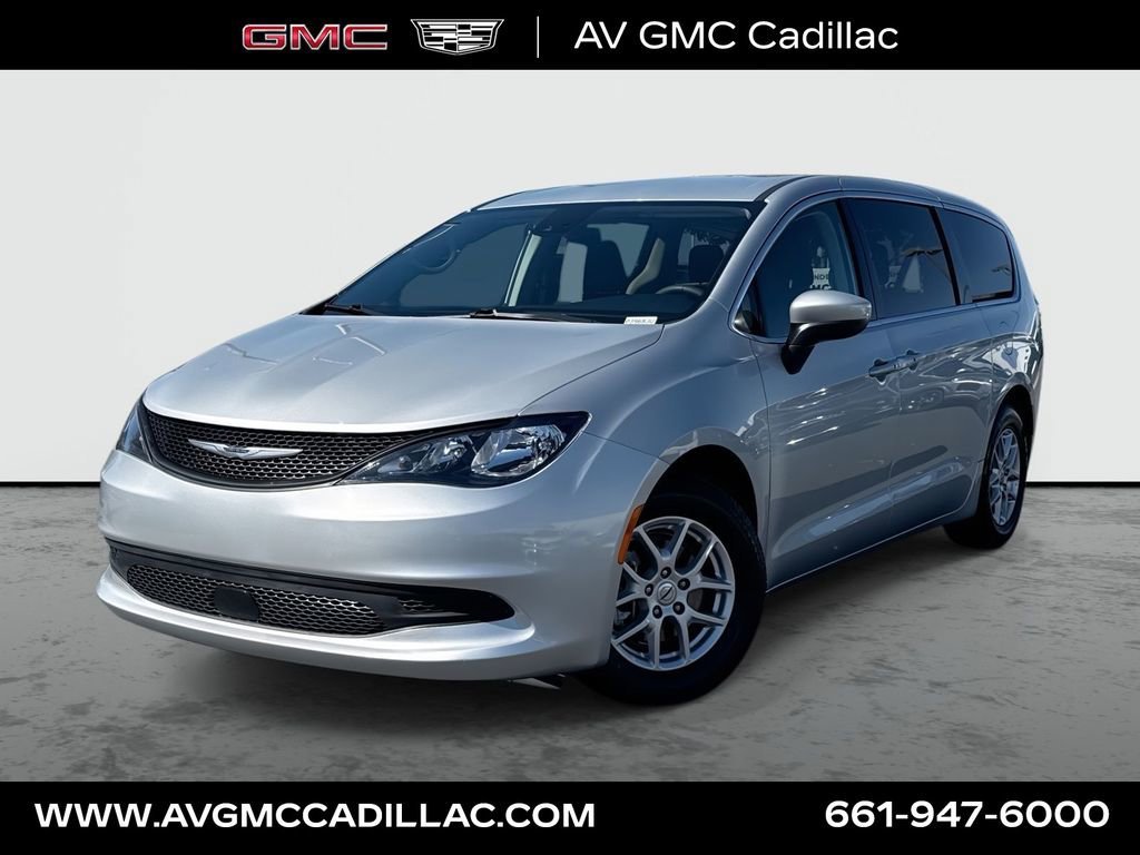 2023 Chrysler Voyager LX's photo