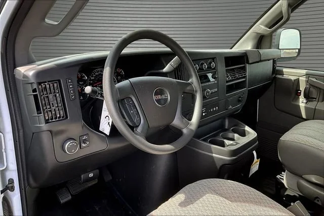 2025 GMC Savana Cargo Work Van - Photo 7