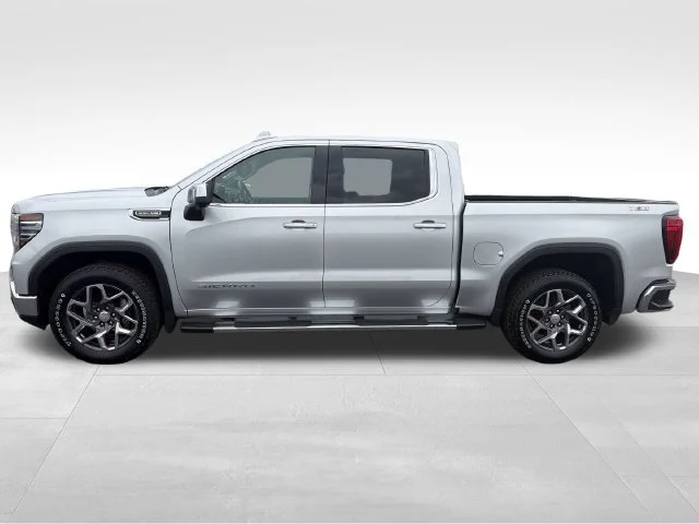 Used 2022 QUICKSILVER METALLIC GMC SLT image 2