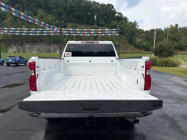 Used 2025 Summit White Chevrolet LT image 24