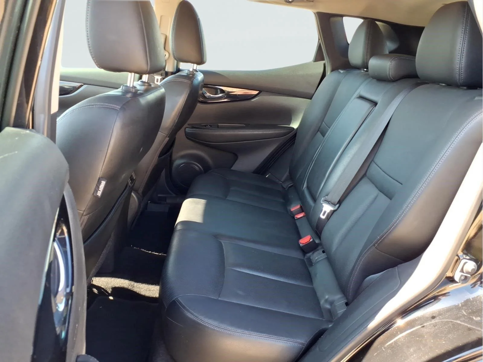 Used 2017 Magnetic Black Nissan SL image 10