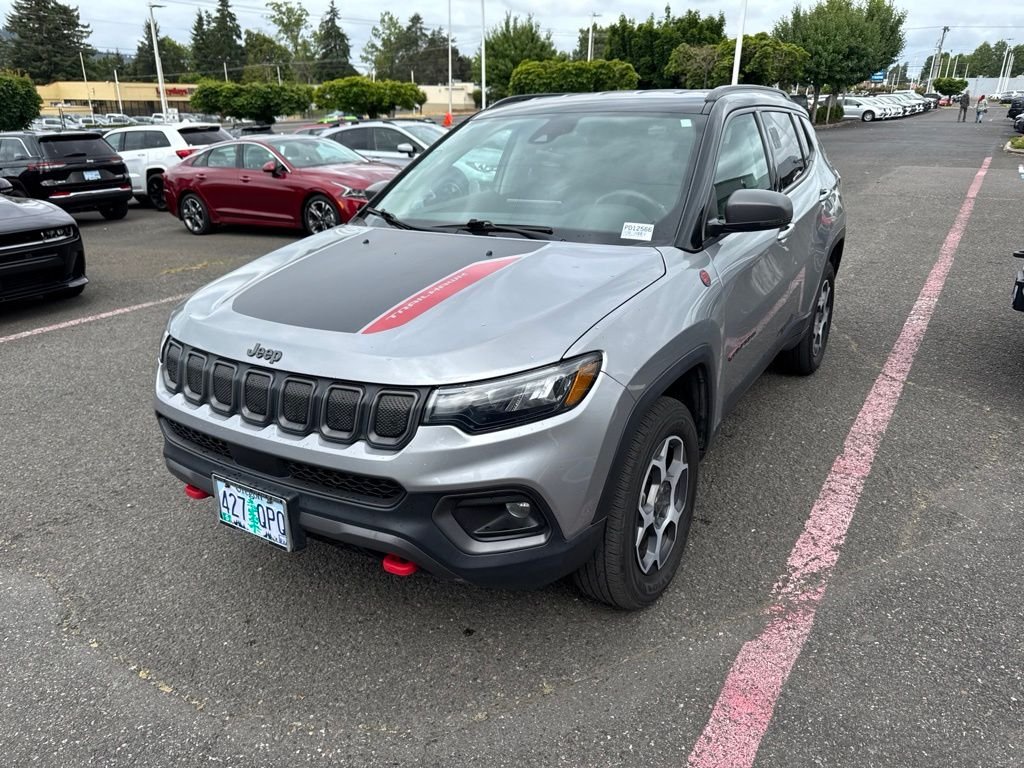 Used 2022 Silver Jeep Trailhawk image 3