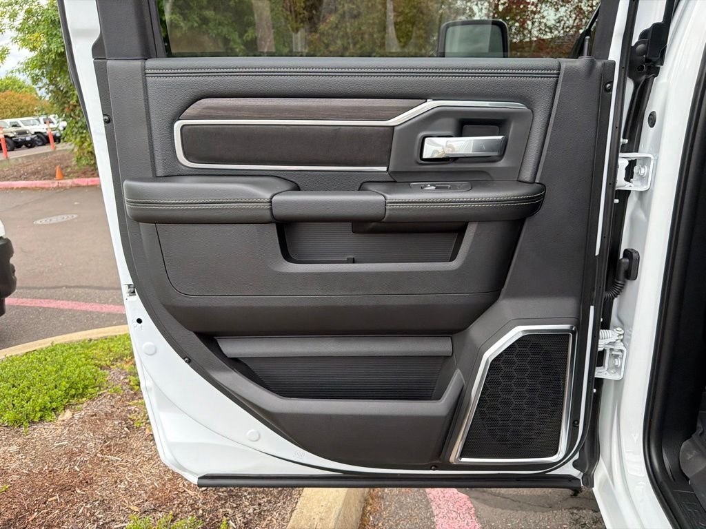New 2026 Bright White Clear-Coat Exterior Paint RAM Laramie image 29