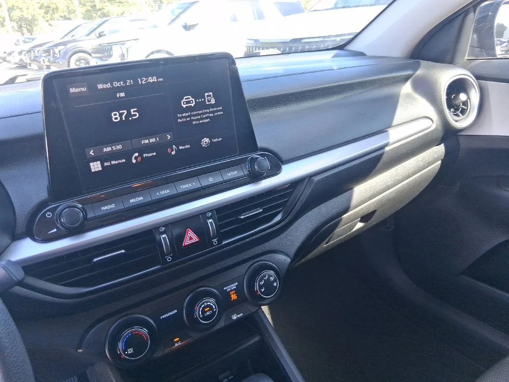 Used 2023 Black Kia LXS image 13