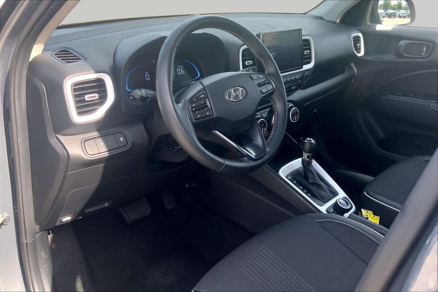 Used 2025 Black Roof Hyundai Limited image 17