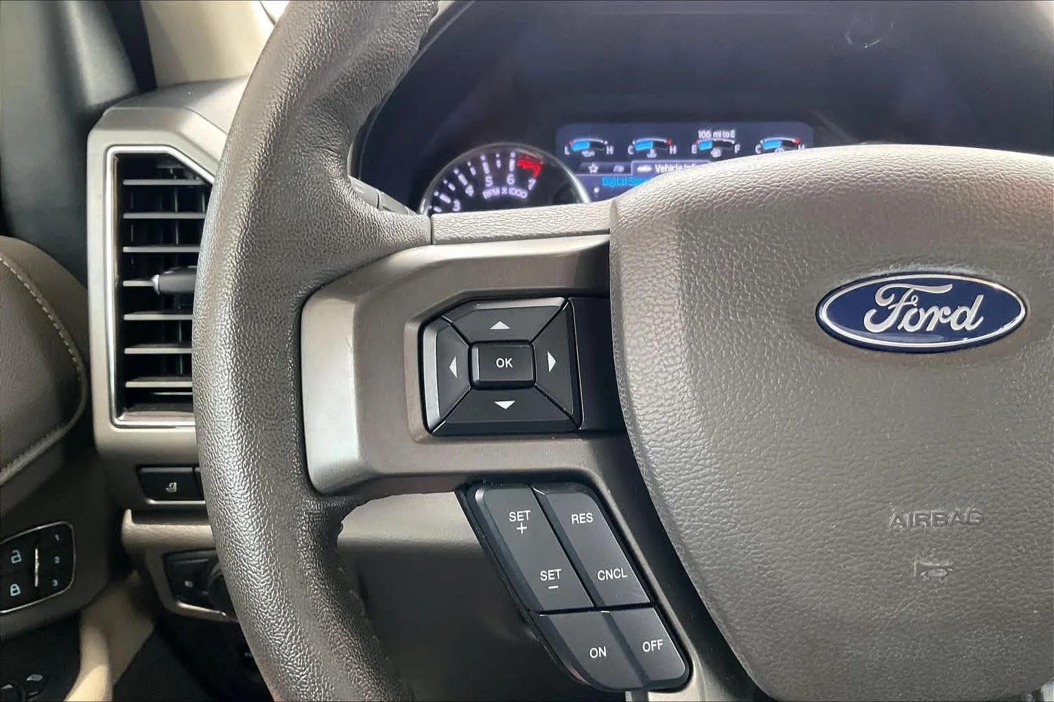 Used 2020 Iconic Silver Ford XLT image 24