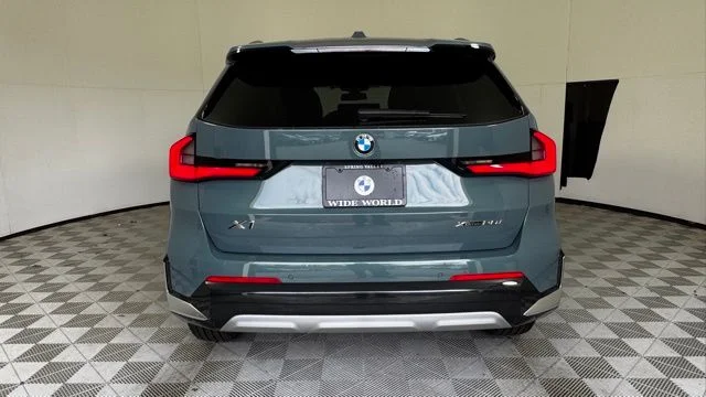 New 2026 Cape York Green Metallic BMW xDrive28i image 6