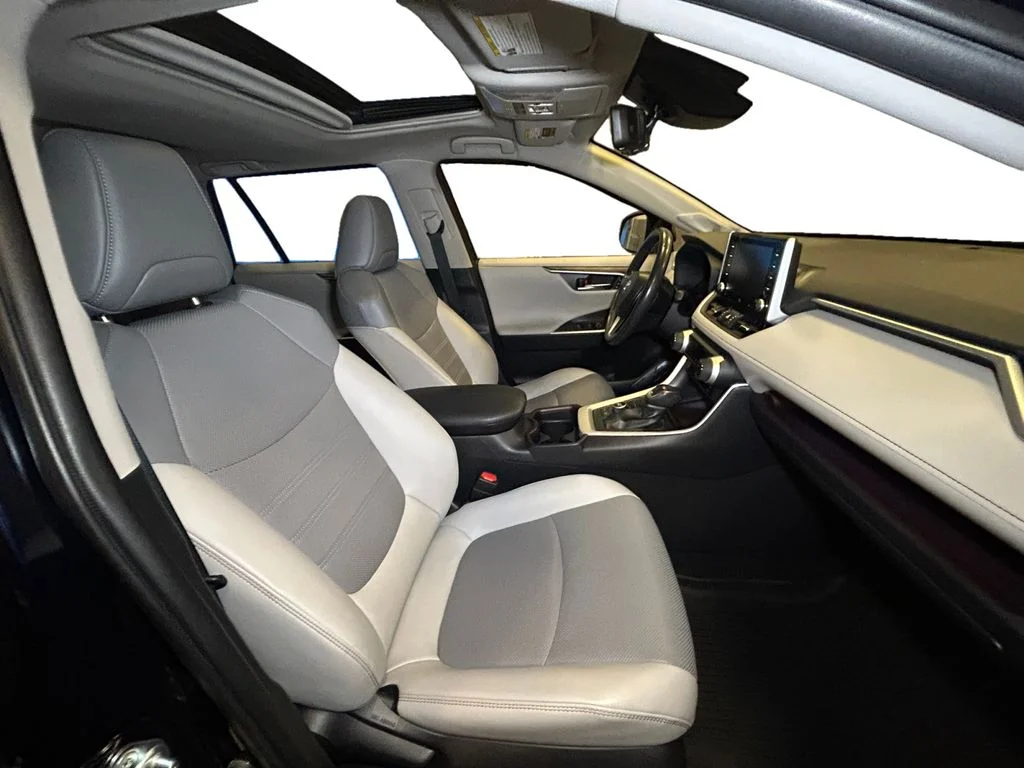 Used 2019 Blueprint Toyota Limited image 15