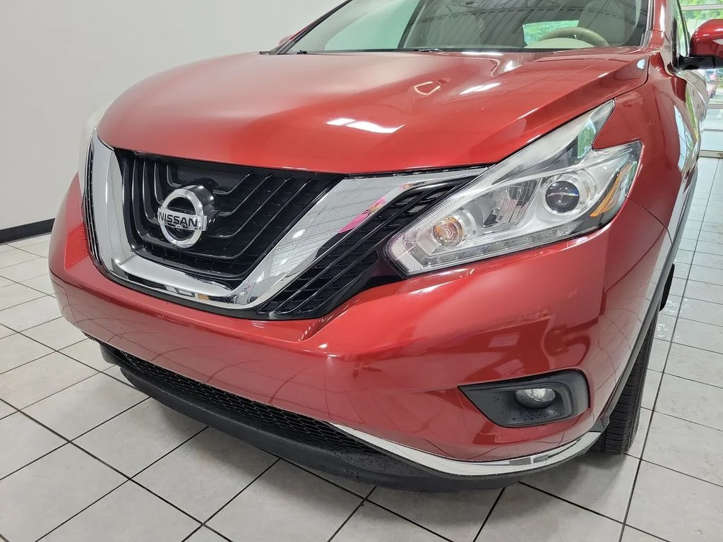 Used 2015 Red Nissan Platinum image 26