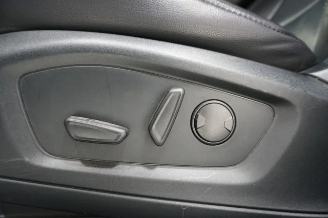Used 2022 SILVER Ford Limited image 20
