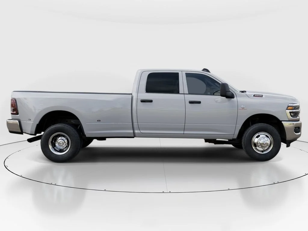 New 2026 Bright White Clear-Coat Exterior Paint RAM Tradesman image 23