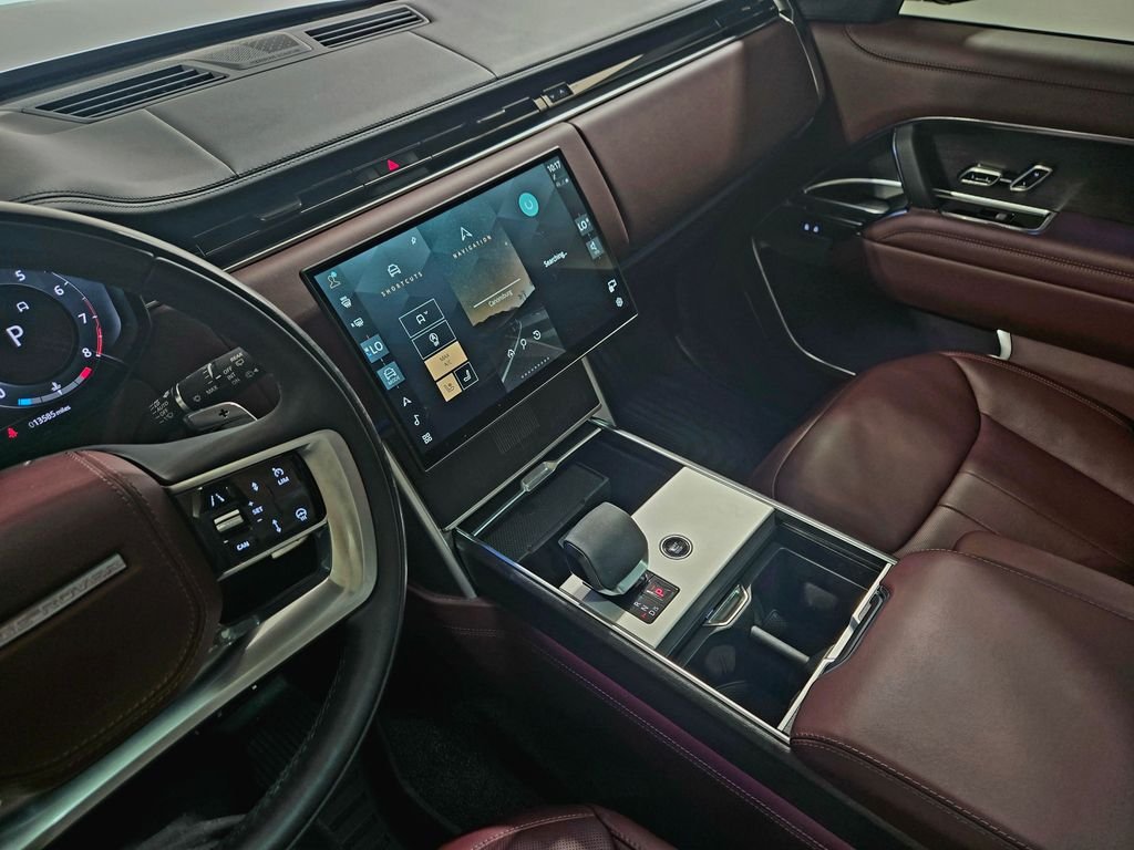 Certified Used 2025  Land Rover Autobiography image 14