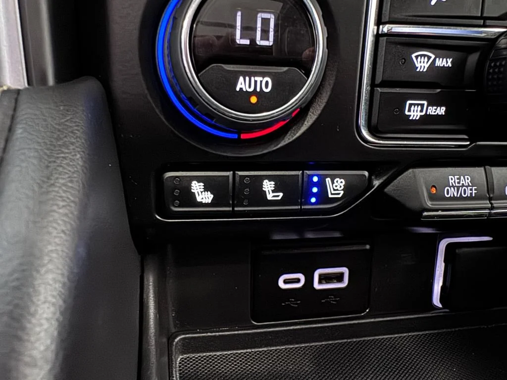 2023 Chevrolet Suburban Premier - Photo 27